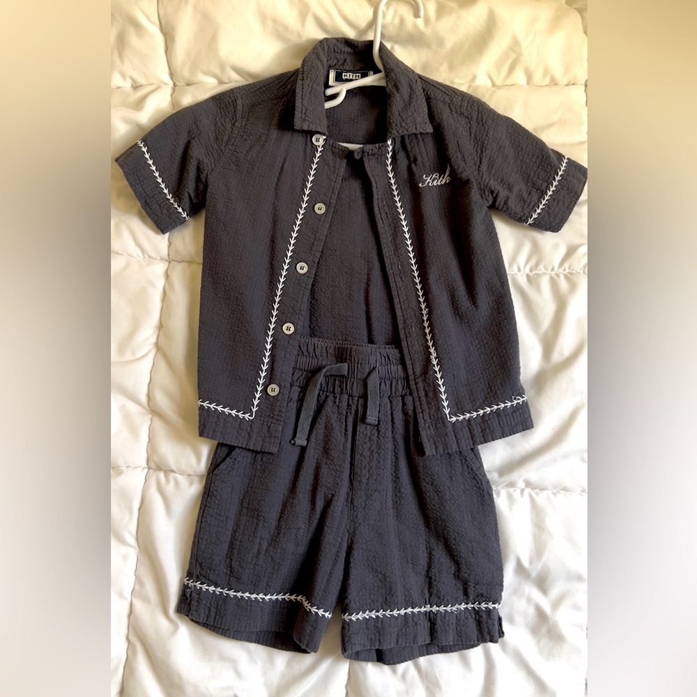 Kith Kids Novelty Camp Set. Size 3 T